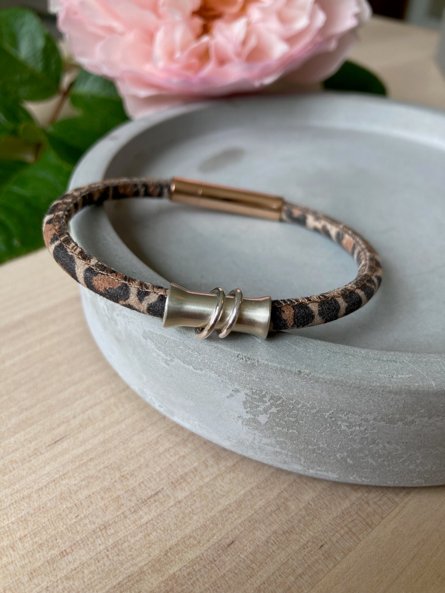 Leopard print leather bracelet with rings